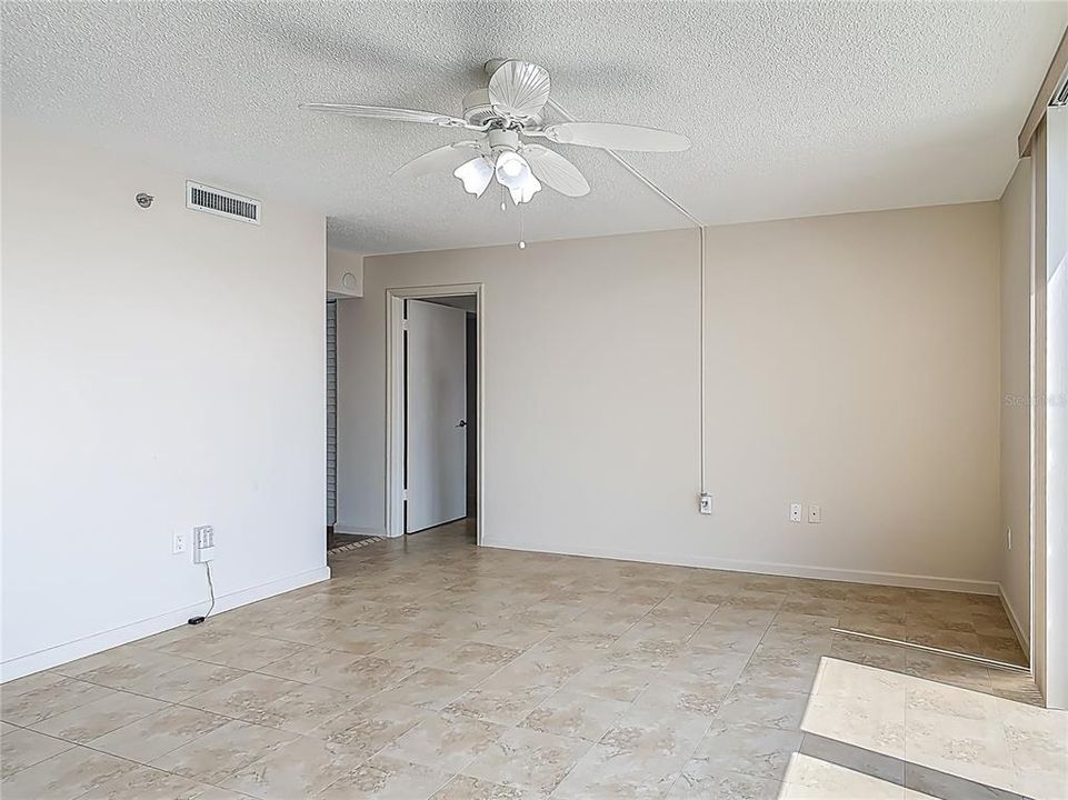 For Sale: $125,000 (2 beds, 2 baths, 1265 Square Feet)