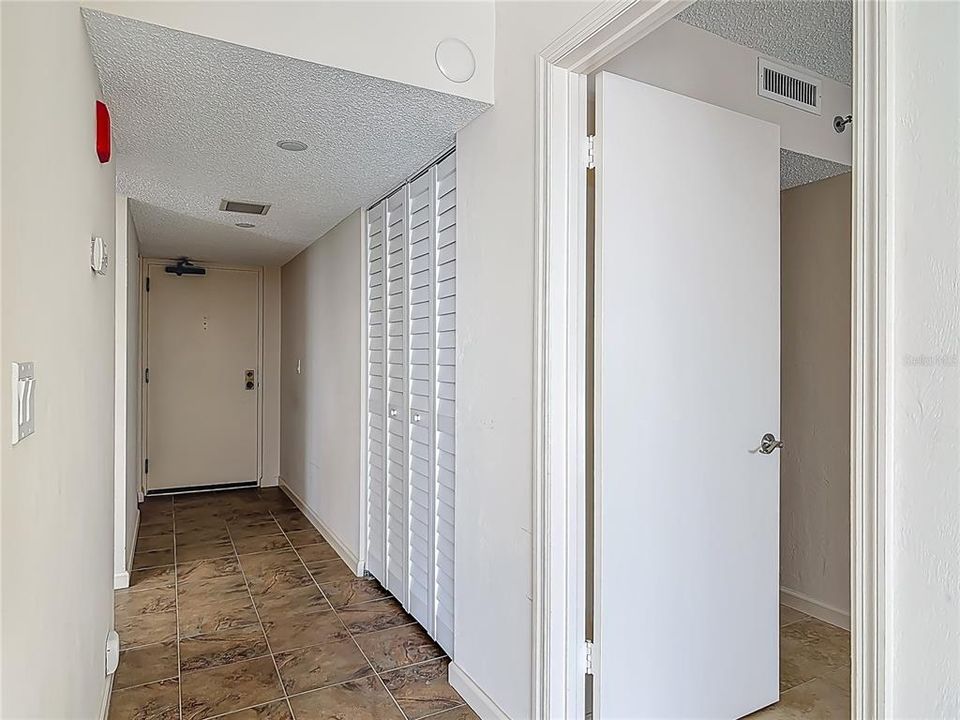 For Sale: $125,000 (2 beds, 2 baths, 1265 Square Feet)