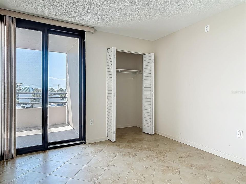 For Sale: $125,000 (2 beds, 2 baths, 1265 Square Feet)