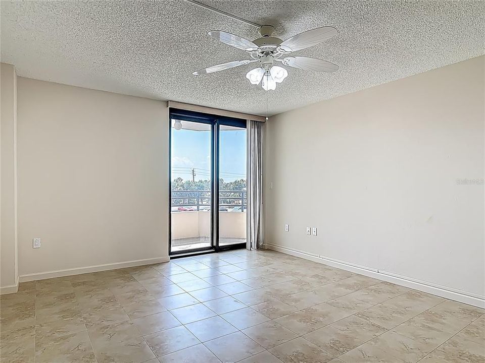 For Sale: $125,000 (2 beds, 2 baths, 1265 Square Feet)