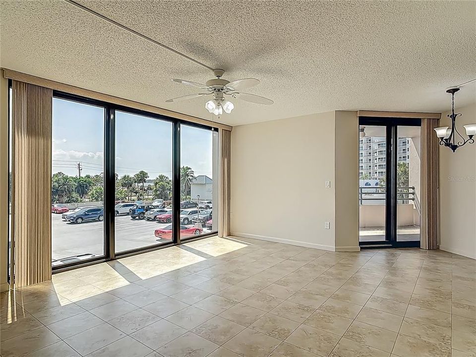 For Sale: $125,000 (2 beds, 2 baths, 1265 Square Feet)