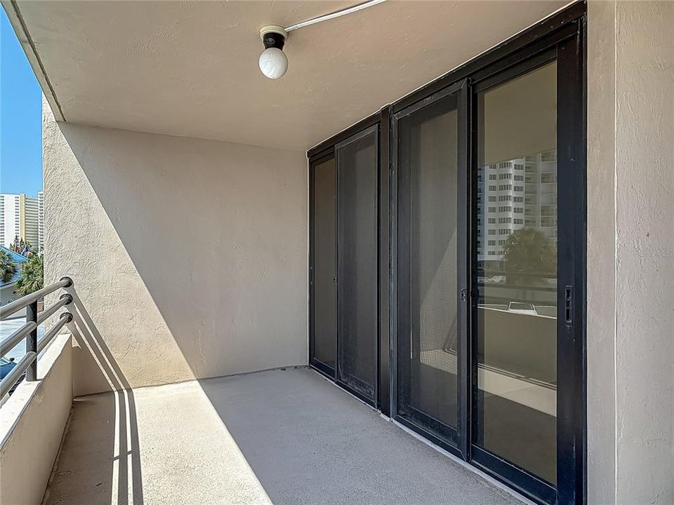 For Sale: $125,000 (2 beds, 2 baths, 1265 Square Feet)