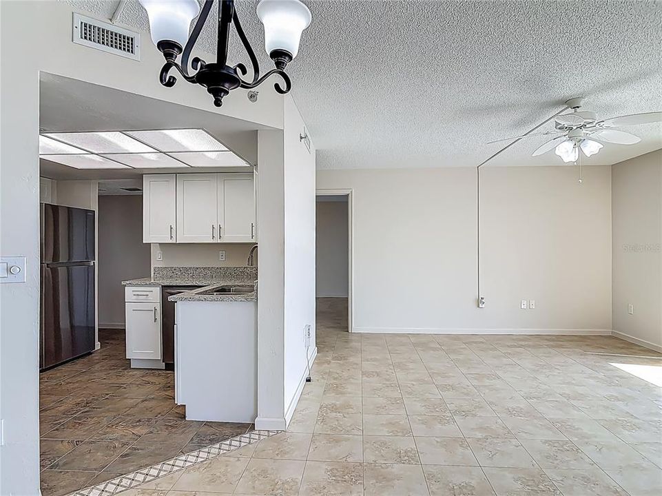 For Sale: $125,000 (2 beds, 2 baths, 1265 Square Feet)