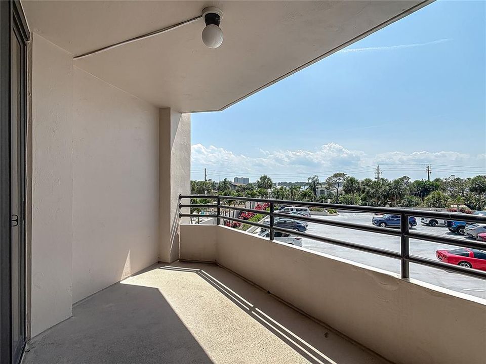 For Sale: $125,000 (2 beds, 2 baths, 1265 Square Feet)