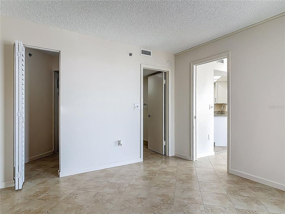 For Sale: $125,000 (2 beds, 2 baths, 1265 Square Feet)