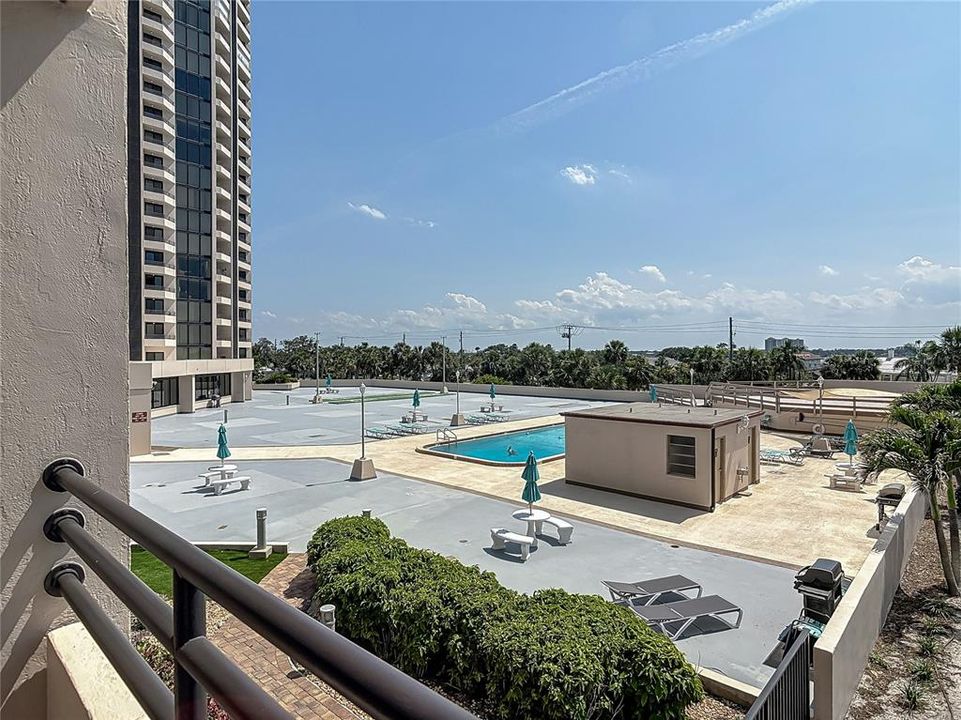 For Sale: $125,000 (2 beds, 2 baths, 1265 Square Feet)