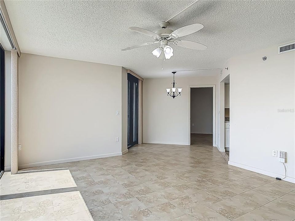 For Sale: $125,000 (2 beds, 2 baths, 1265 Square Feet)