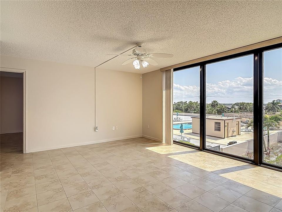 For Sale: $125,000 (2 beds, 2 baths, 1265 Square Feet)