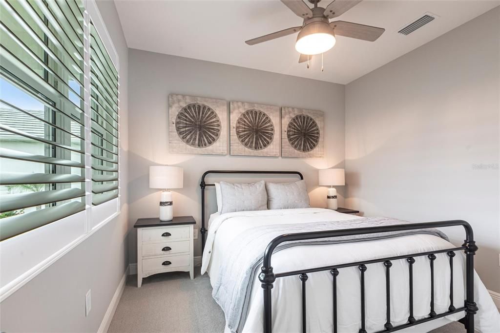 Под контрактом: $585,000 (3 спален, 2 ванн, 1764 Квадратных фут)