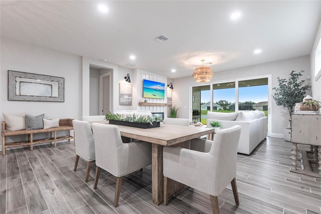 Под контрактом: $585,000 (3 спален, 2 ванн, 1764 Квадратных фут)