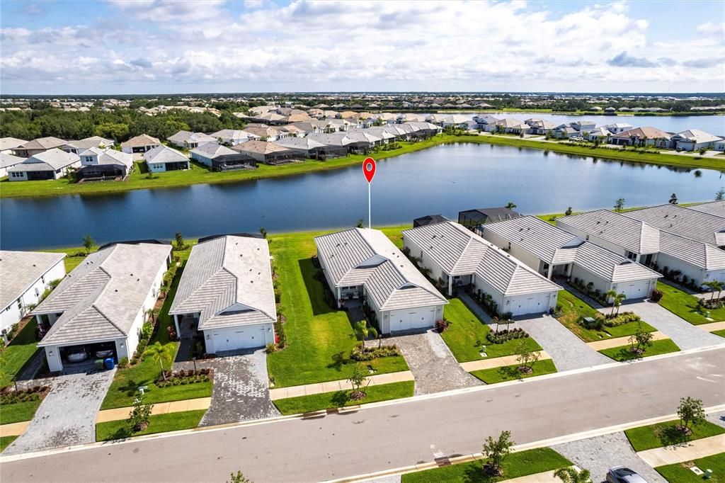 Под контрактом: $585,000 (3 спален, 2 ванн, 1764 Квадратных фут)