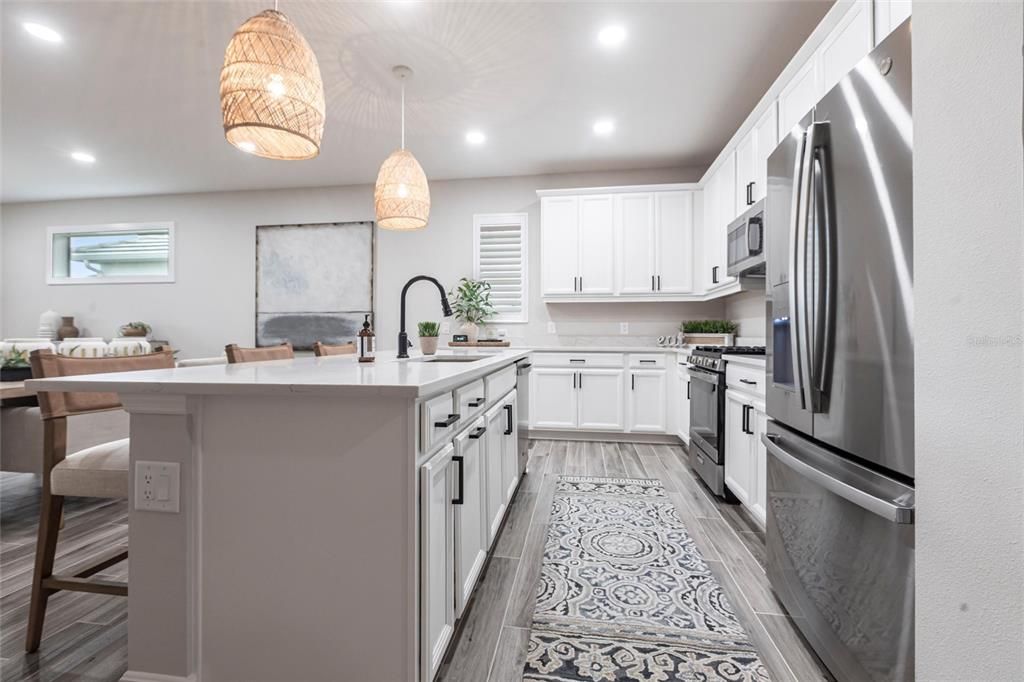 Под контрактом: $585,000 (3 спален, 2 ванн, 1764 Квадратных фут)