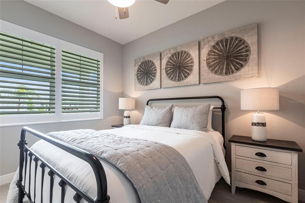 Под контрактом: $585,000 (3 спален, 2 ванн, 1764 Квадратных фут)