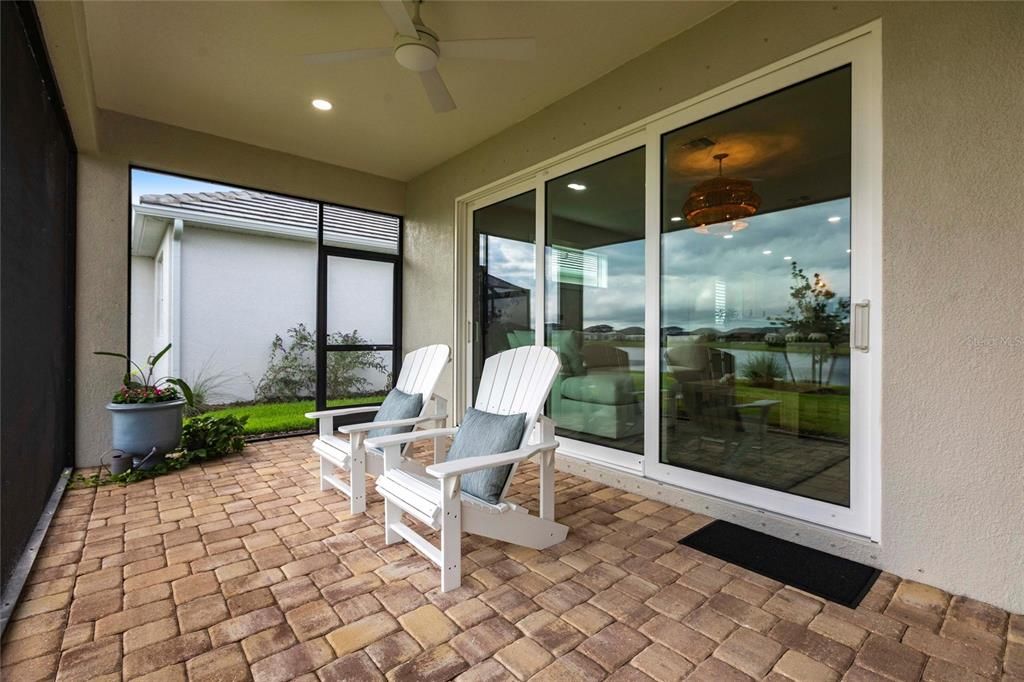 Под контрактом: $585,000 (3 спален, 2 ванн, 1764 Квадратных фут)