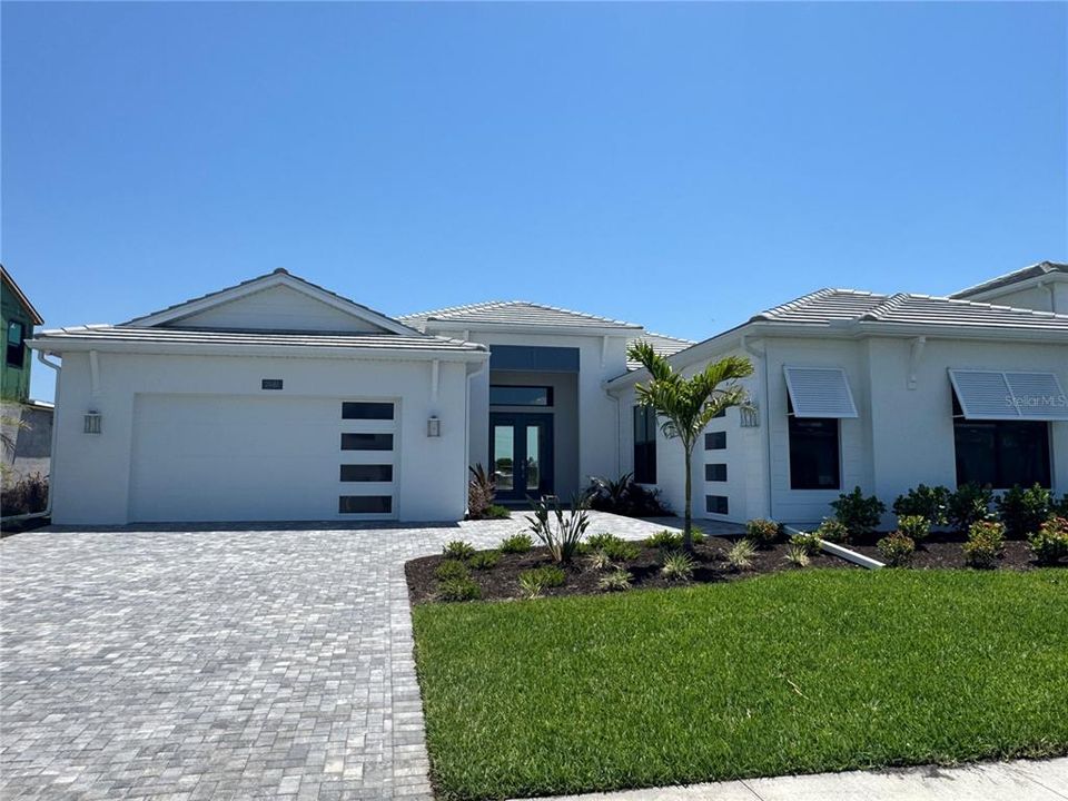 Recently Sold: $999,999 (4 beds, 2 baths, 2500 Square Feet)