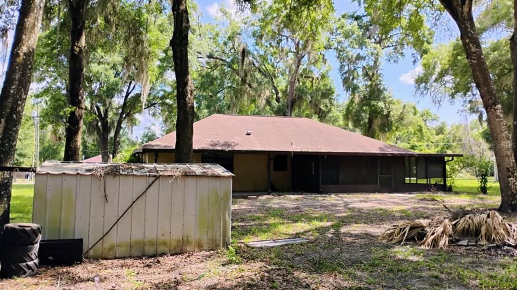 Activo con contrato: $219,000 (3 camas, 2 baños, 1305 Pies cuadrados)