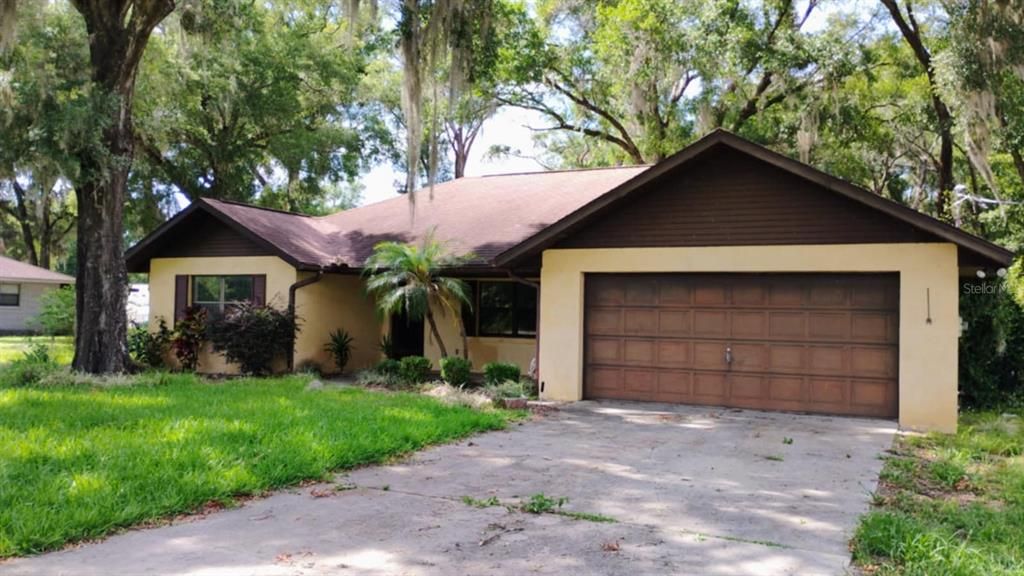 Activo con contrato: $219,000 (3 camas, 2 baños, 1305 Pies cuadrados)