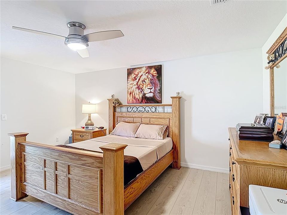 For Sale: $267,000 (2 beds, 2 baths, 1257 Square Feet)