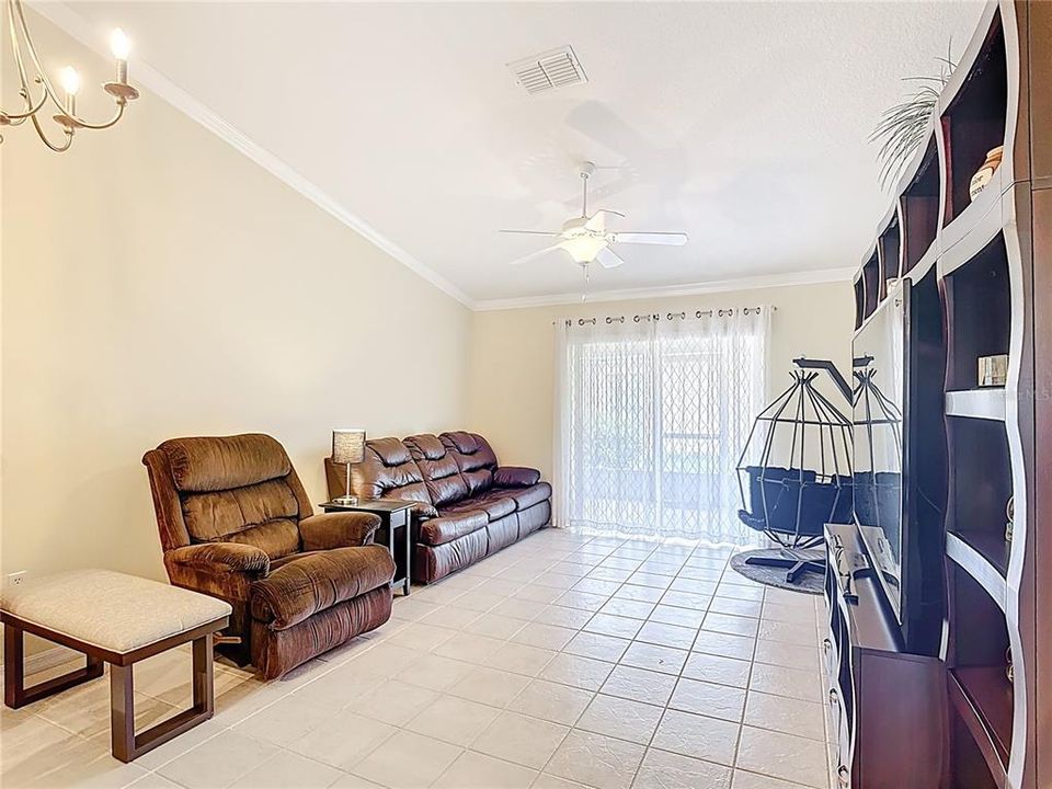 For Sale: $267,000 (2 beds, 2 baths, 1257 Square Feet)