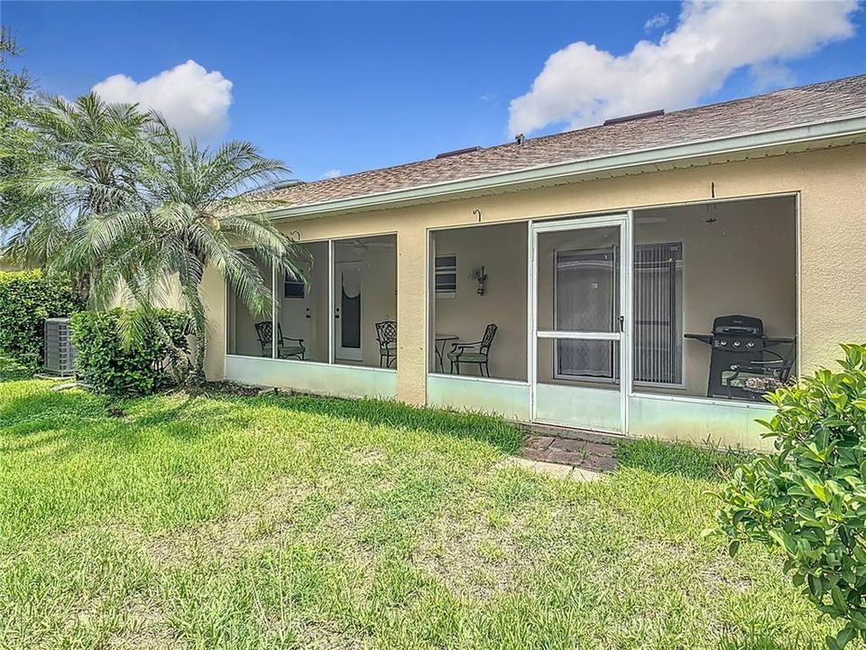 For Sale: $267,000 (2 beds, 2 baths, 1257 Square Feet)