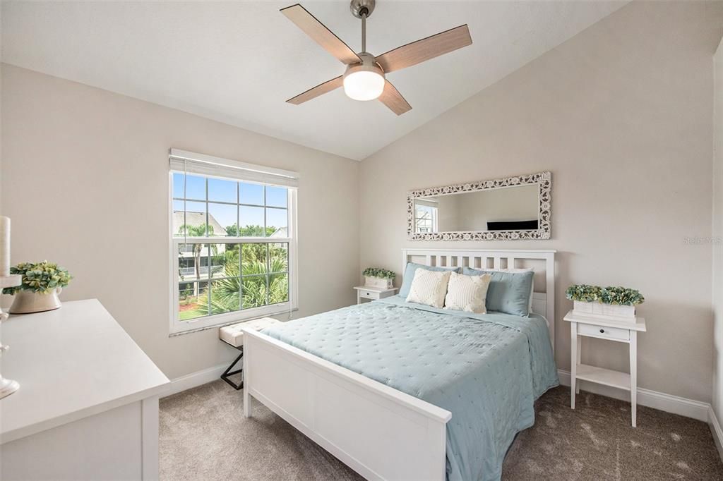 Под контрактом: $450,000 (2 спален, 2 ванн, 1595 Квадратных фут)