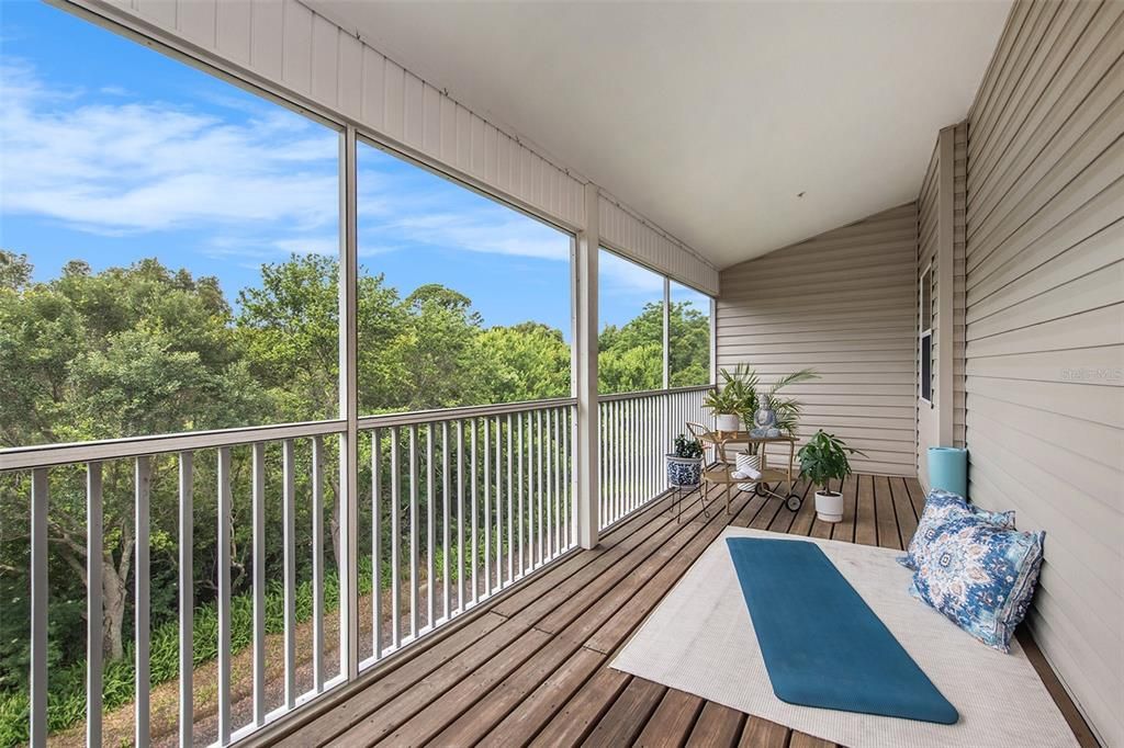 Под контрактом: $450,000 (2 спален, 2 ванн, 1595 Квадратных фут)