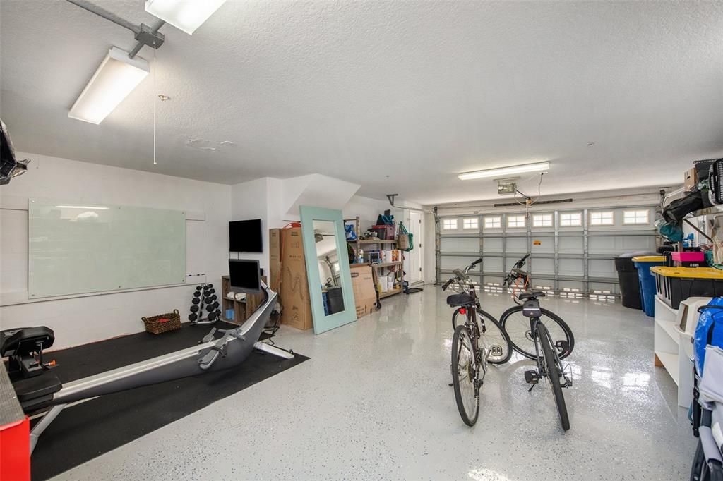 Под контрактом: $450,000 (2 спален, 2 ванн, 1595 Квадратных фут)