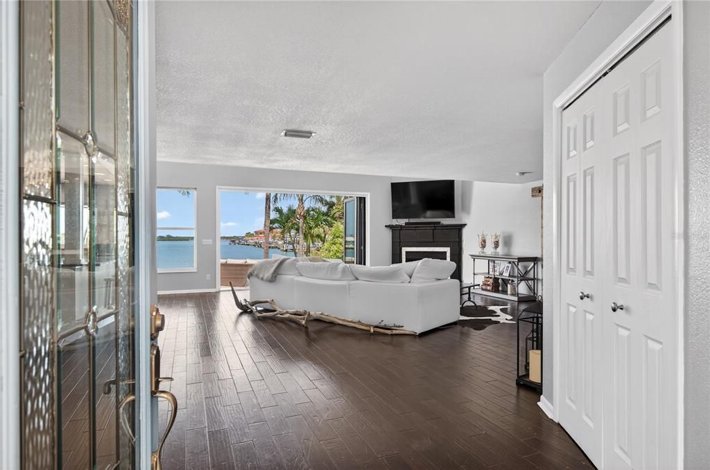 Activo con contrato: $1,775,000 (4 camas, 3 baños, 2876 Pies cuadrados)