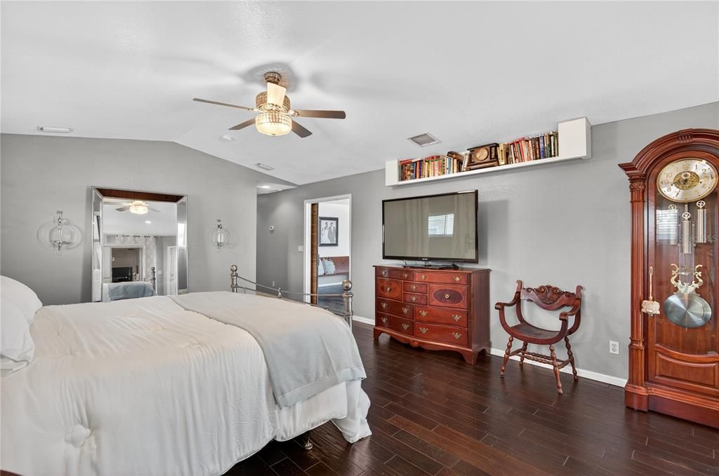 Activo con contrato: $1,775,000 (4 camas, 3 baños, 2876 Pies cuadrados)