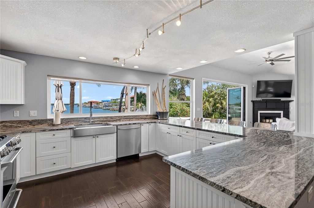 Activo con contrato: $1,775,000 (4 camas, 3 baños, 2876 Pies cuadrados)