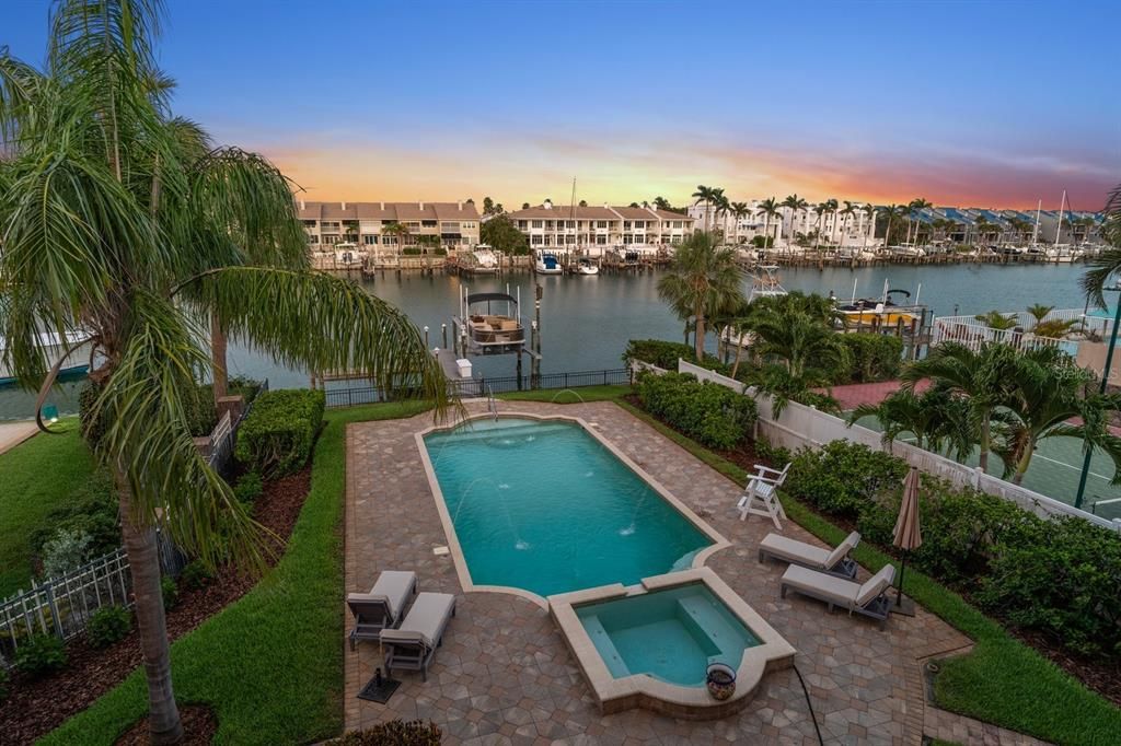 На продажу: $4,125,000 (5 спален, 7 ванн, 6512 Квадратных фут)