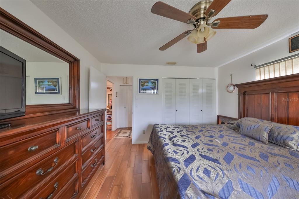 Activo con contrato: $159,900 (2 camas, 2 baños, 1529 Pies cuadrados)
