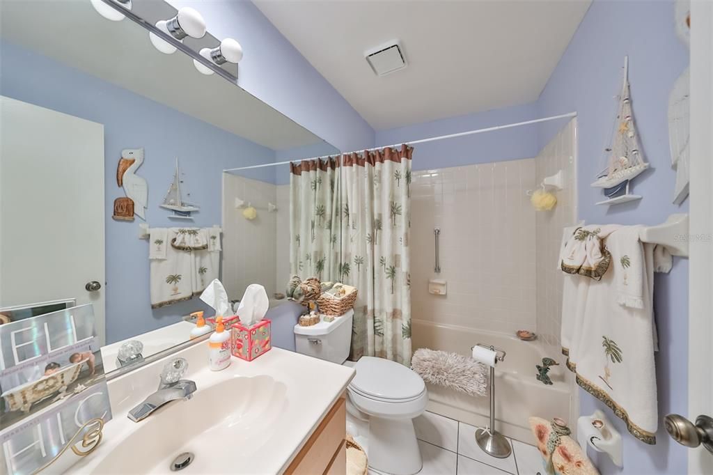 Activo con contrato: $159,900 (2 camas, 2 baños, 1529 Pies cuadrados)