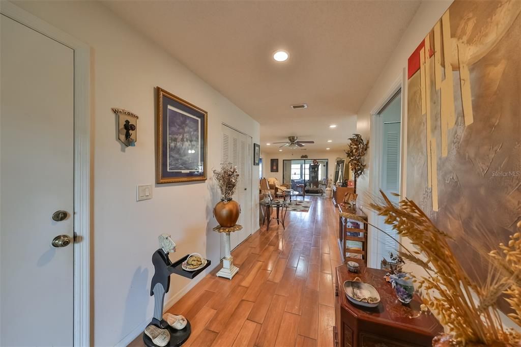 Activo con contrato: $159,900 (2 camas, 2 baños, 1529 Pies cuadrados)