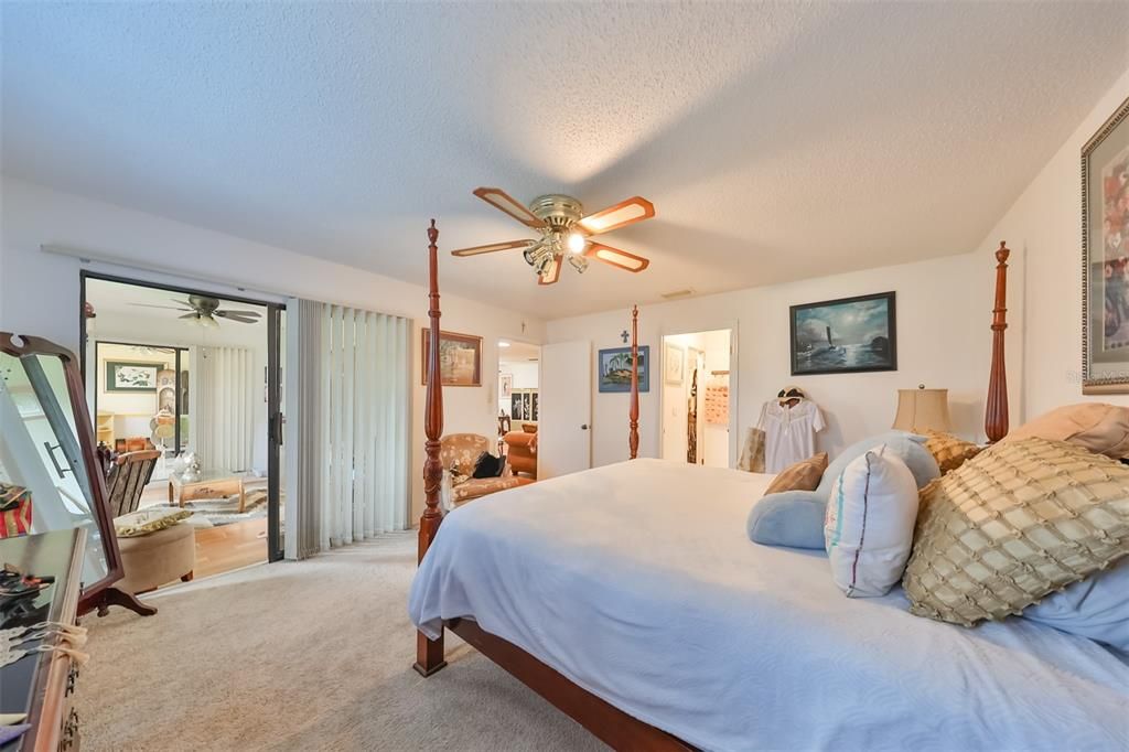 Activo con contrato: $159,900 (2 camas, 2 baños, 1529 Pies cuadrados)