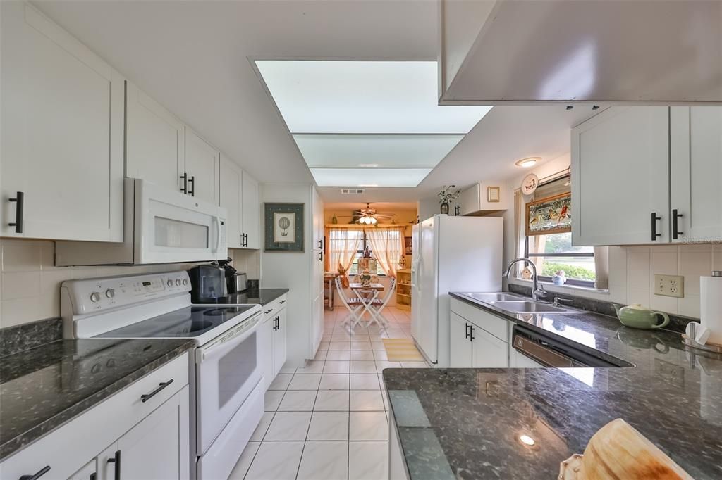 Activo con contrato: $159,900 (2 camas, 2 baños, 1529 Pies cuadrados)