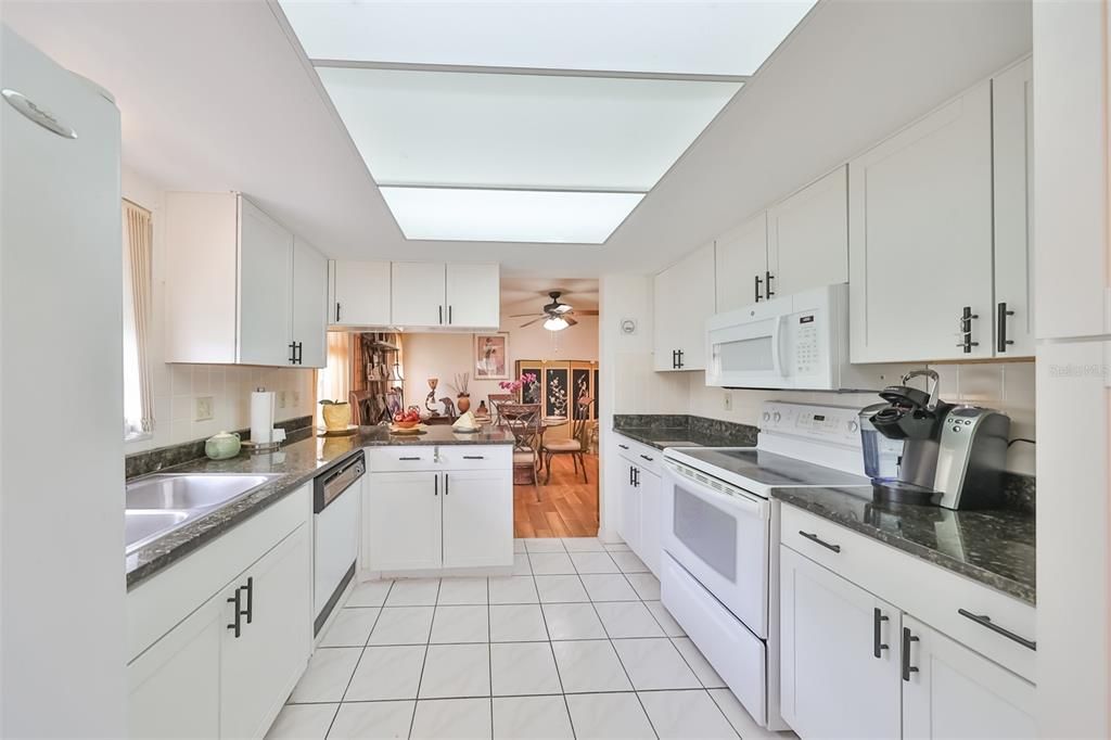 Activo con contrato: $159,900 (2 camas, 2 baños, 1529 Pies cuadrados)