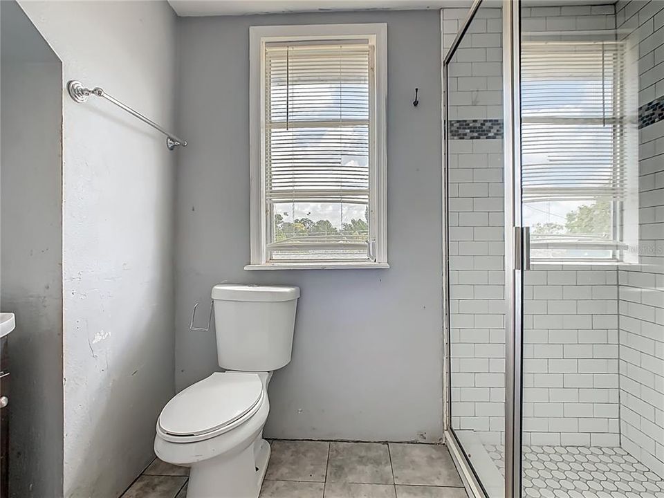 Active With Contract: $200,000 (2 beds, 2 baths, 1490 Square Feet)