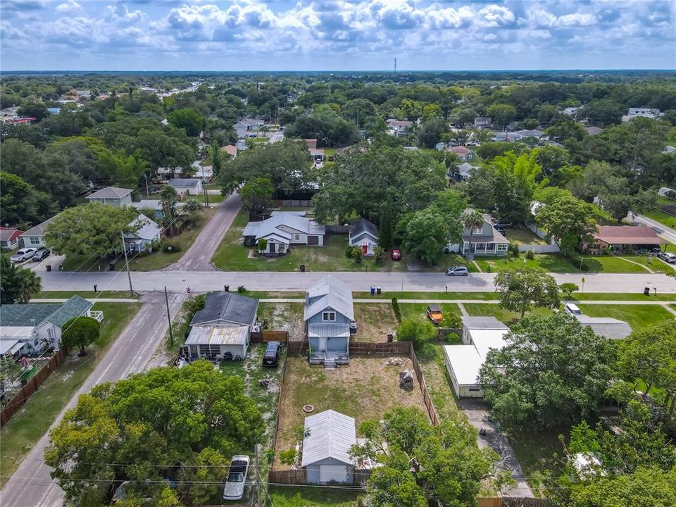 Active With Contract: $200,000 (2 beds, 2 baths, 1490 Square Feet)