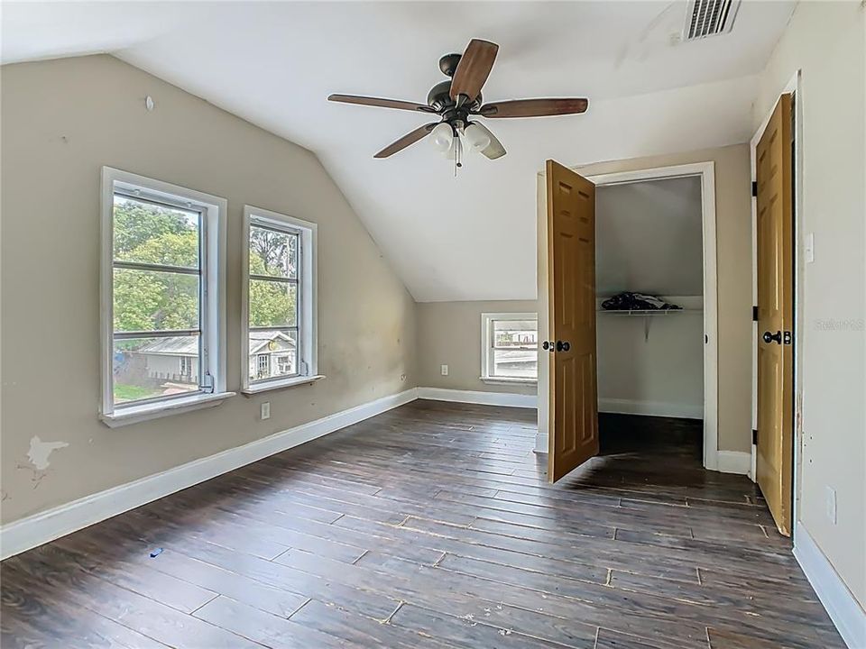 Active With Contract: $200,000 (2 beds, 2 baths, 1490 Square Feet)