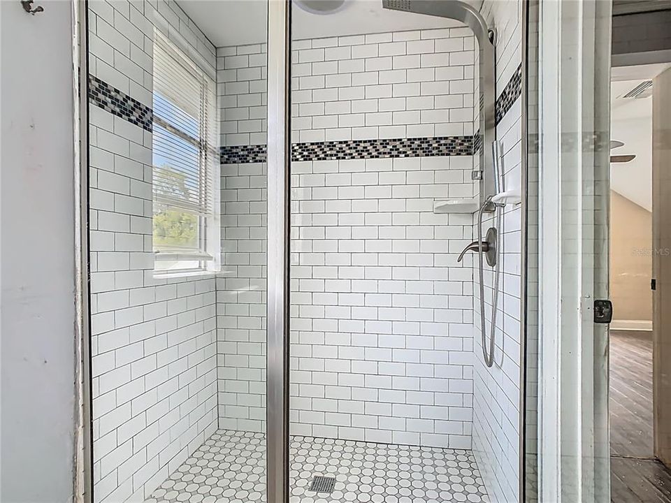 Active With Contract: $200,000 (2 beds, 2 baths, 1490 Square Feet)