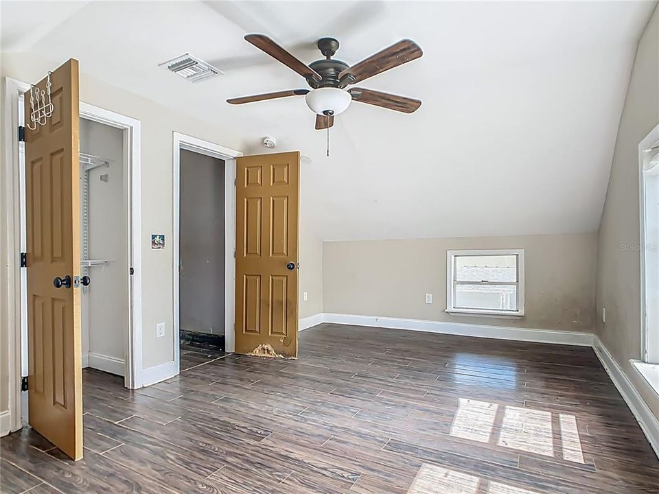 Active With Contract: $200,000 (2 beds, 2 baths, 1490 Square Feet)