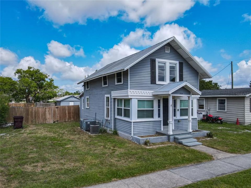 Active With Contract: $200,000 (2 beds, 2 baths, 1490 Square Feet)