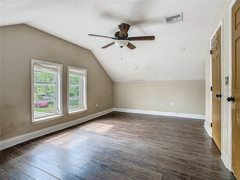 Active With Contract: $200,000 (2 beds, 2 baths, 1490 Square Feet)