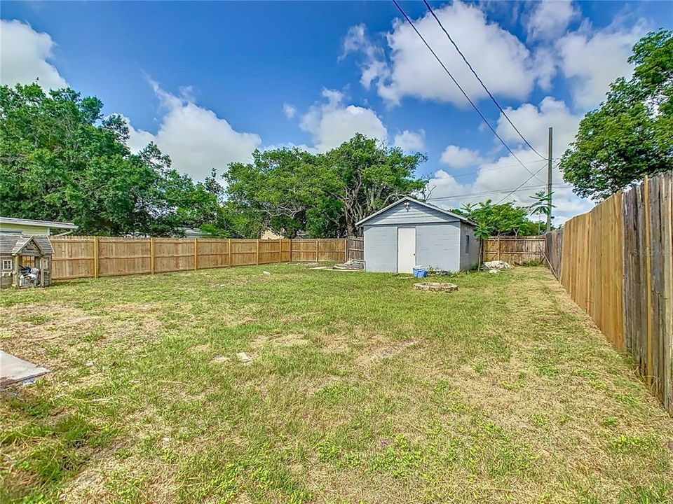 Active With Contract: $200,000 (2 beds, 2 baths, 1490 Square Feet)