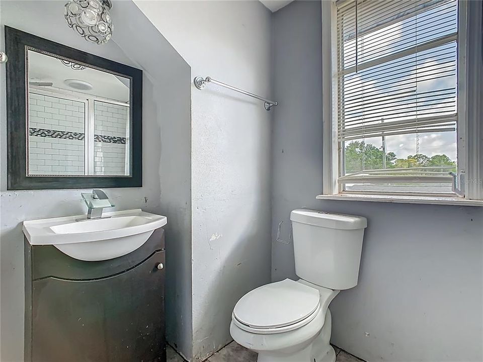 Active With Contract: $200,000 (2 beds, 2 baths, 1490 Square Feet)