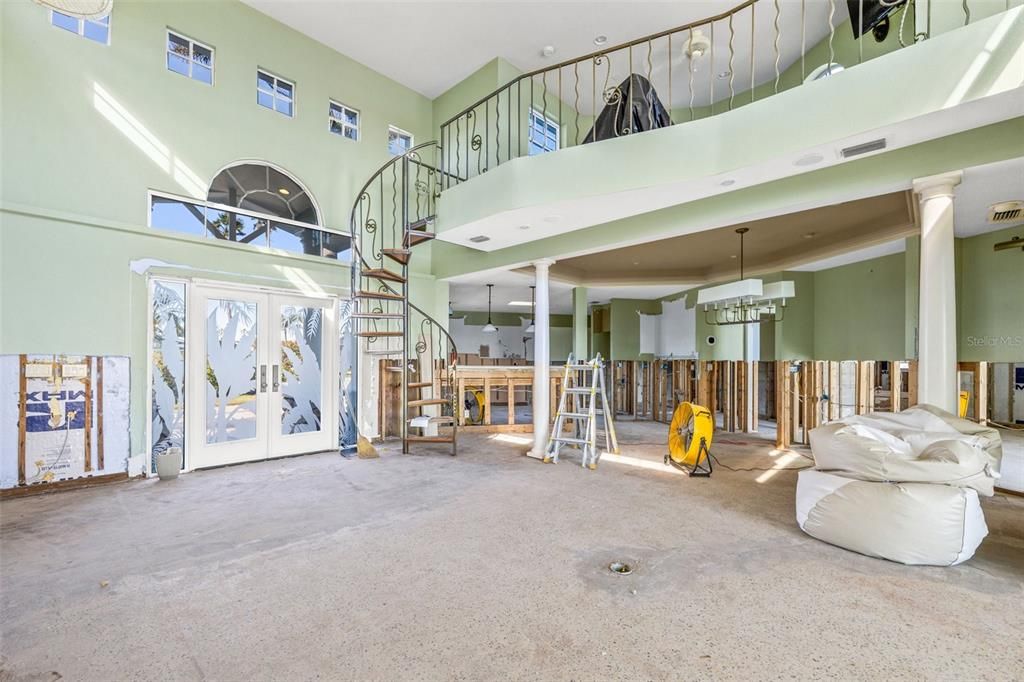 Под контрактом: $1,495,000 (3 спален, 2 ванн, 2367 Квадратных фут)