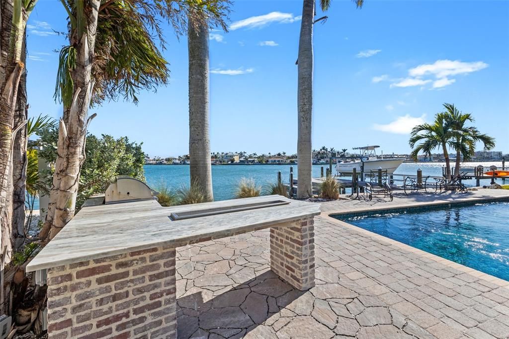 Под контрактом: $1,495,000 (3 спален, 2 ванн, 2367 Квадратных фут)