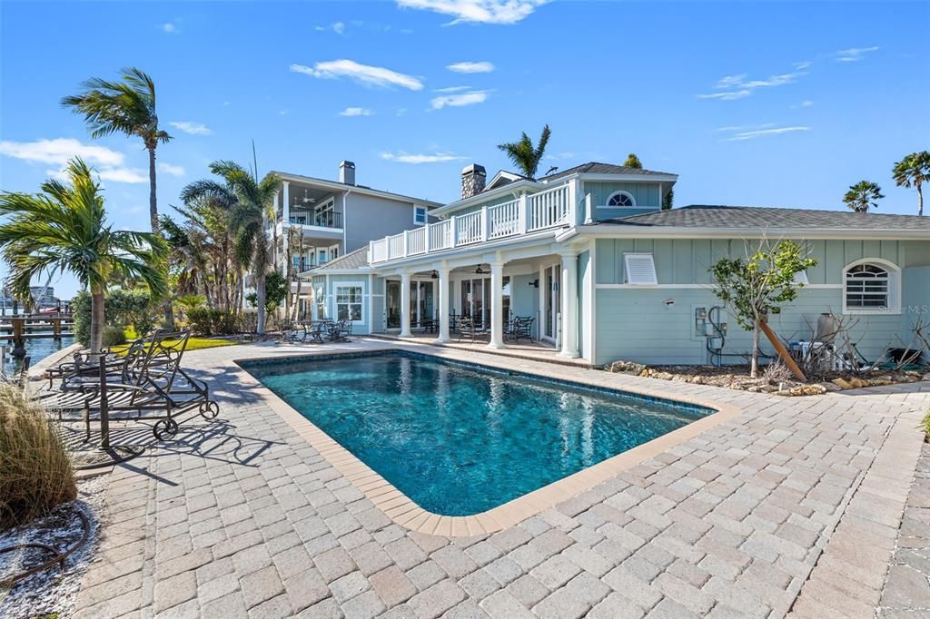 Под контрактом: $1,495,000 (3 спален, 2 ванн, 2367 Квадратных фут)