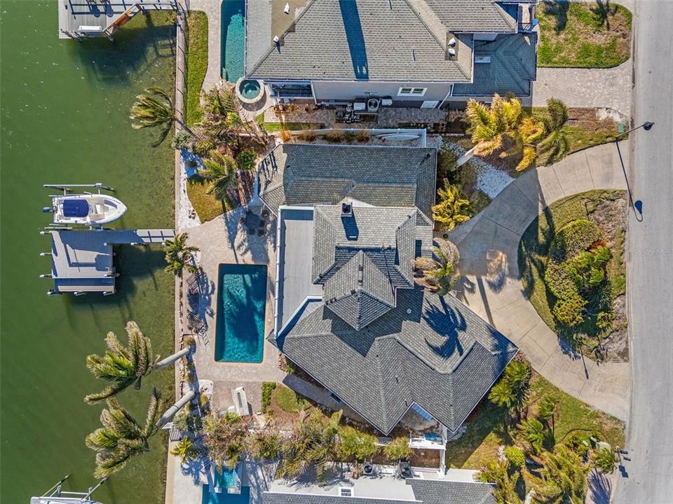 Под контрактом: $1,495,000 (3 спален, 2 ванн, 2367 Квадратных фут)